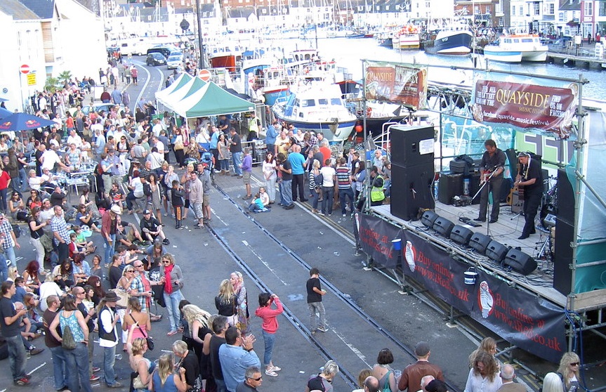 Photo of an outdoor music festival