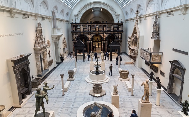 Tristram Hunt ‘not interested’ in V&A prayer room