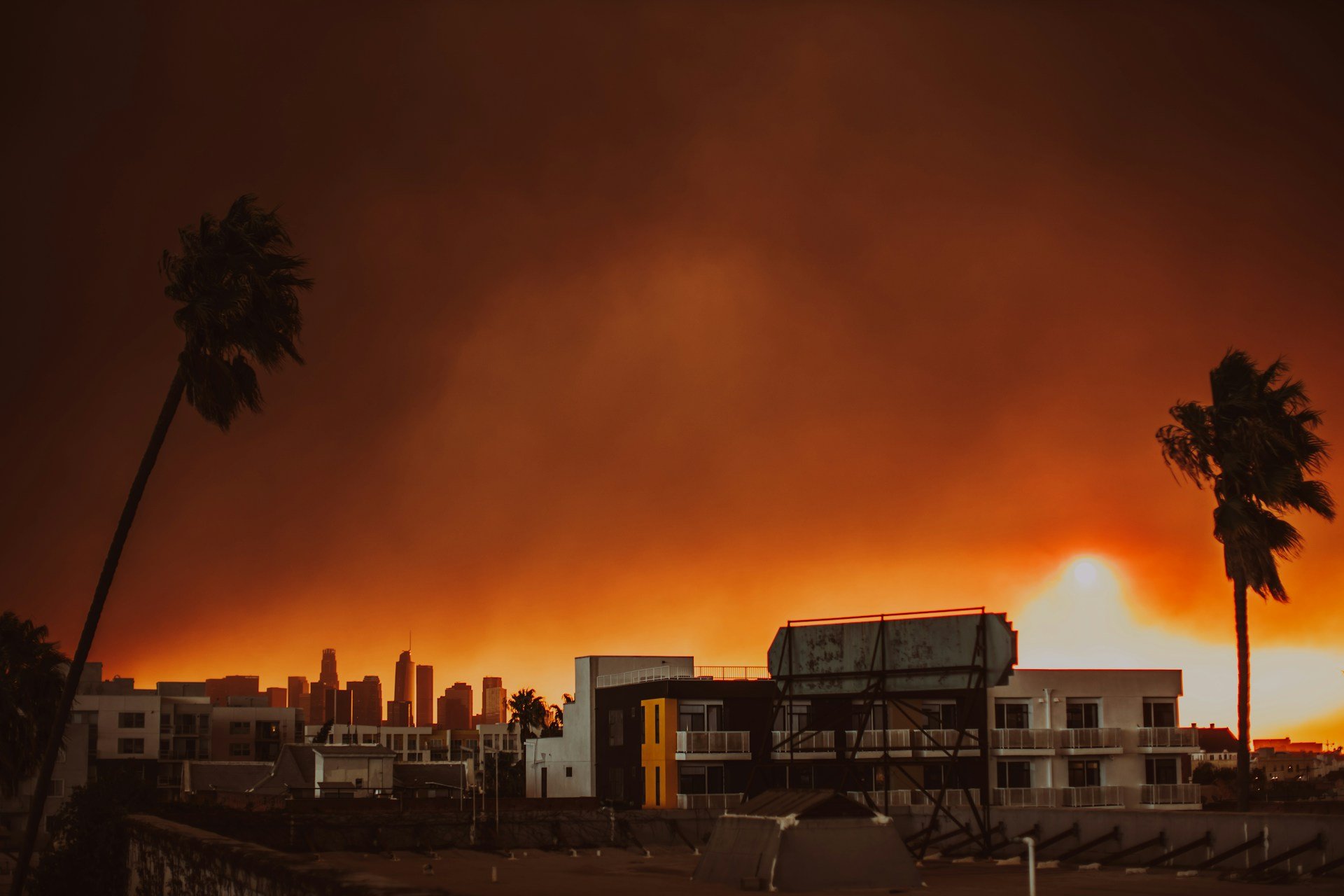 A view of the Palisades fires from Koreatown, Los Angeles